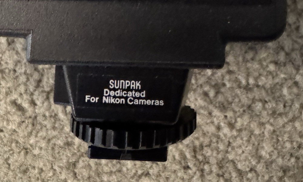 Thyristor ~ SUNPAK auto 433 D ~ Nikon Dedicated Shoe Mount Electronic Flash