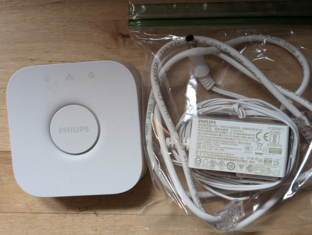 Philips Hue Bridge (3rd Generation) Lighting Controller Hub - White used