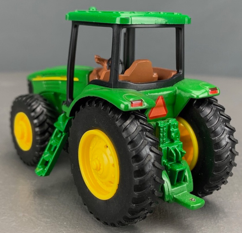 Diecast John Deere 7820 Tractor D136