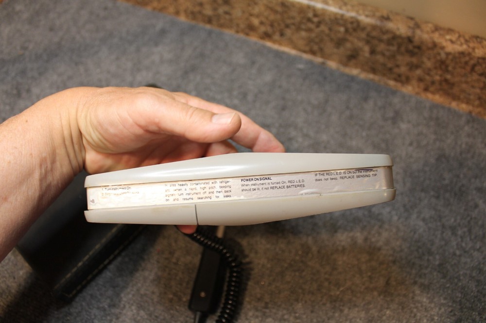 TIF 5500 Halogen Leak Detector With Carrying Case WORKS