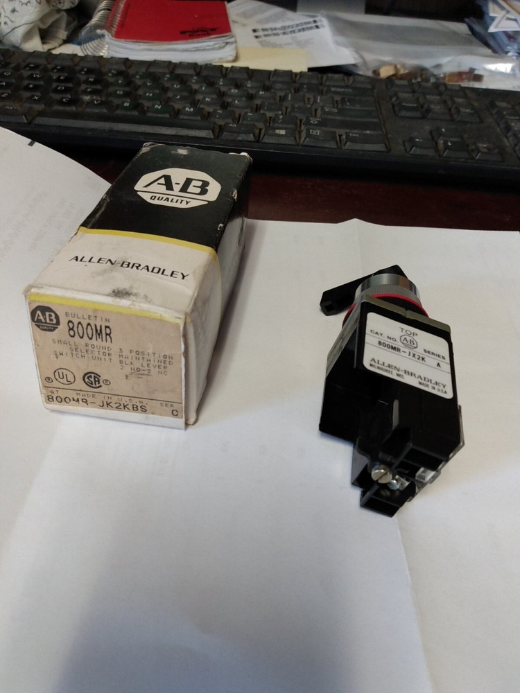800MR-JK2KBS Selector Switch 3 Position New In Old Box