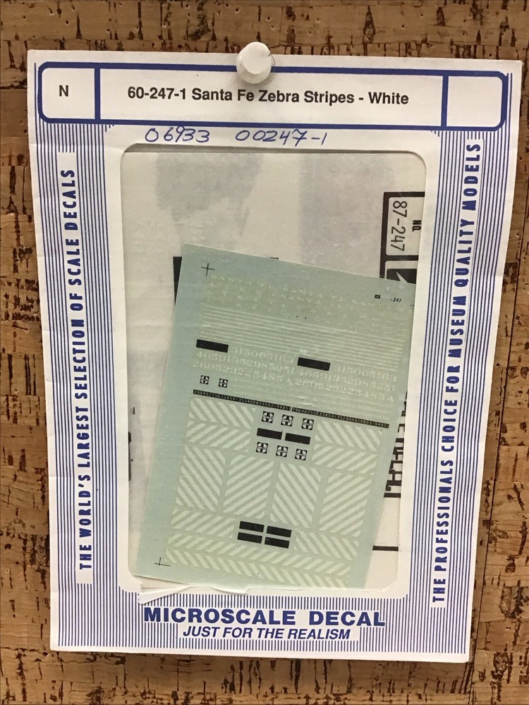 Microscale Decal N Scale 60-247-1: Santa Fe Zebra Stripes - White