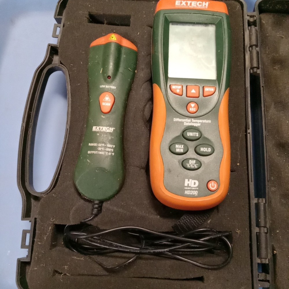 extech instruments hd200 Differential temperature data logger Needs Cleaned