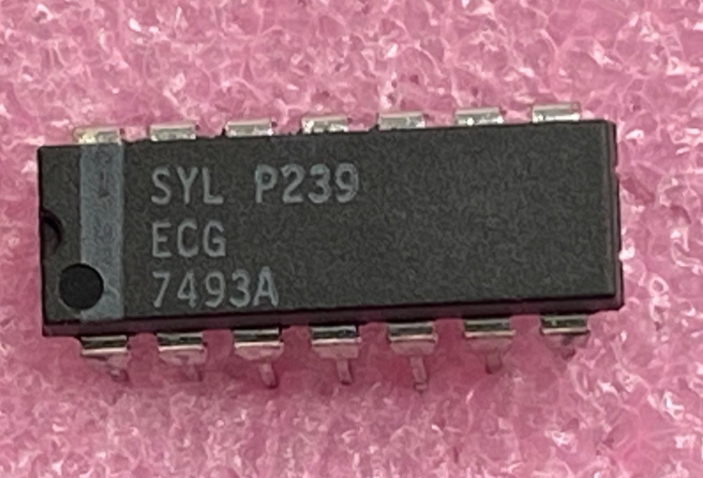Sylvania ECG7493A 4-bit binary counter Integrated Circuit