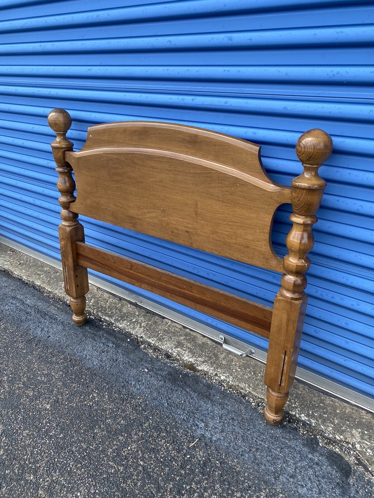 Kling Colonial (Ethan Allen) Solid Maple Twin size Cannonball Headboard