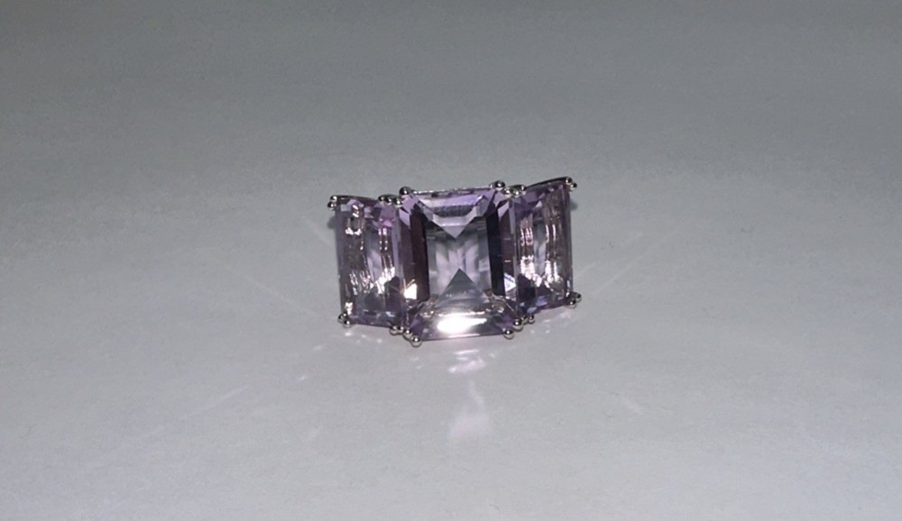 Elegant 925 Sterling Silver Amethyst Ring Sz8