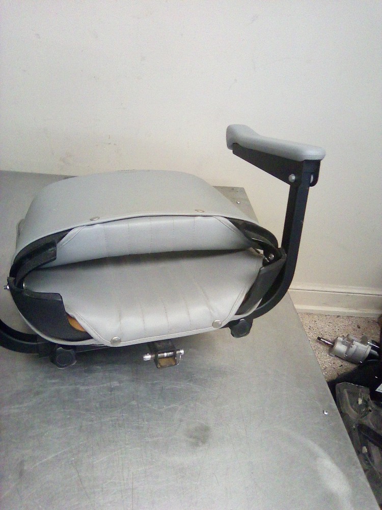 Pride Rally Mobility Scooter Seat 18" Gray ML1
