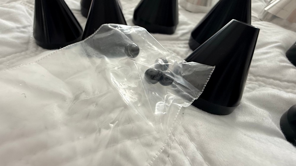 Cold Ray Ceramic Black & Ceramic Silver 4 per box Vibration Control Cones