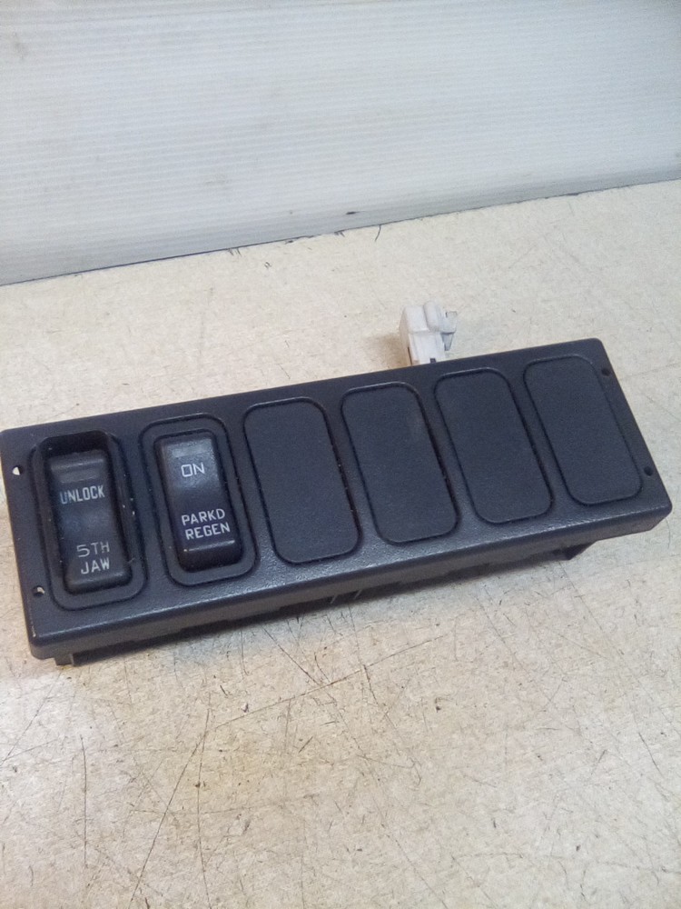 International Prostar Dash/Console Switch Panel 3575432C5