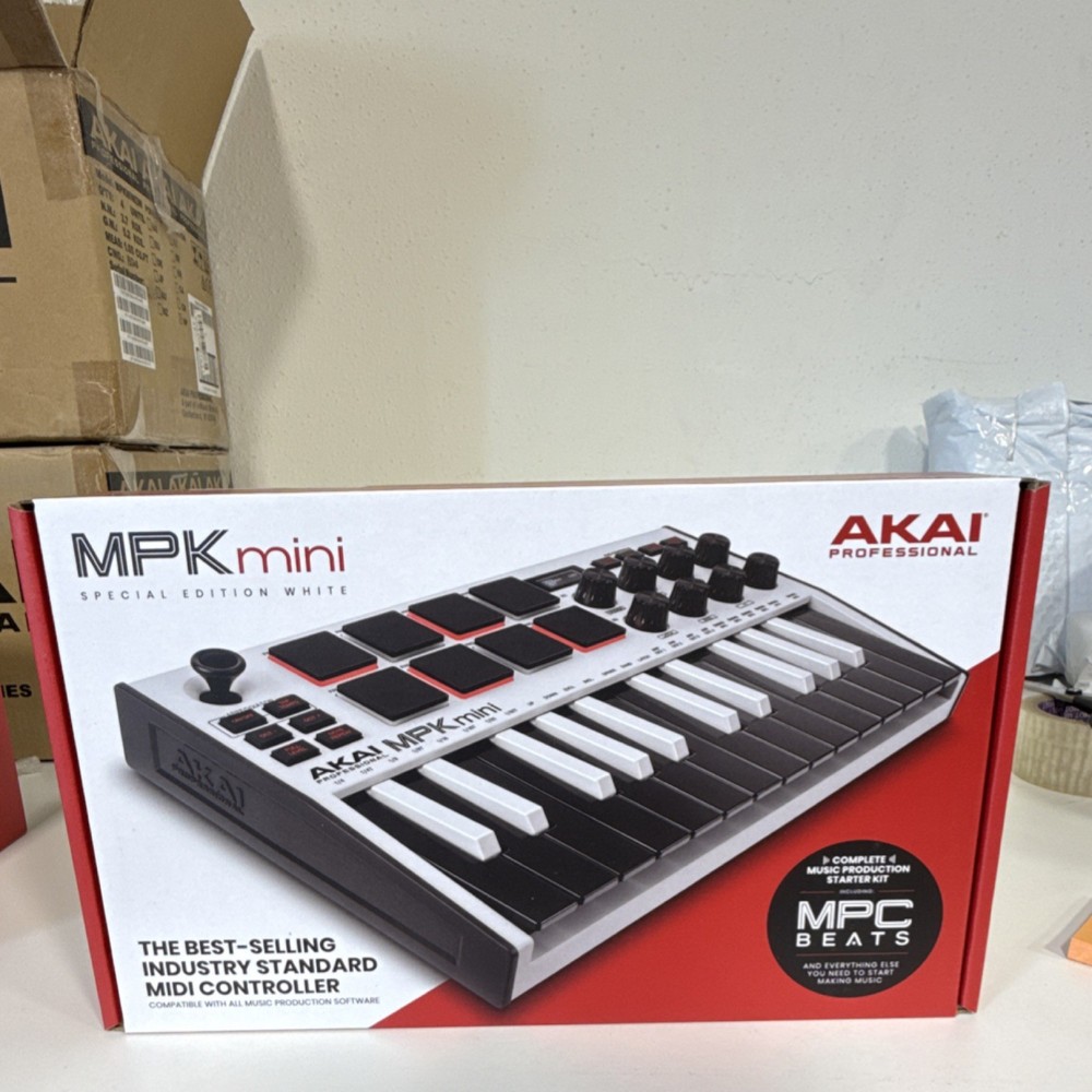 Akai MPK mini Special Edition White Keyboard Controller 25 Synth Keys USB