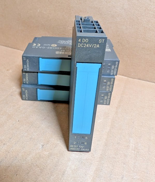 Siemens 6ES7132-4BD32-0AA0 SIMATIC DP 4DO Digital Output Module, 24VDC, ET200S