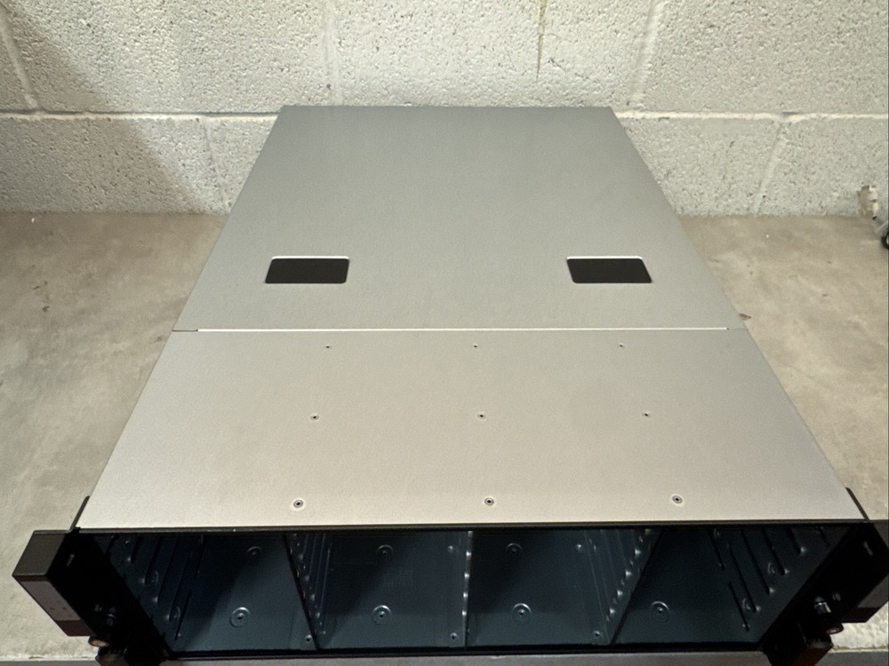 HP CS5000 disk array Rack (4U) - 10Gb Ethernet Flash Array with 2x Controllers