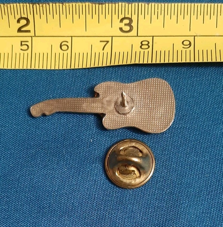 Vintage Willie Nelson Red Guitar Jacket Lapel Pin