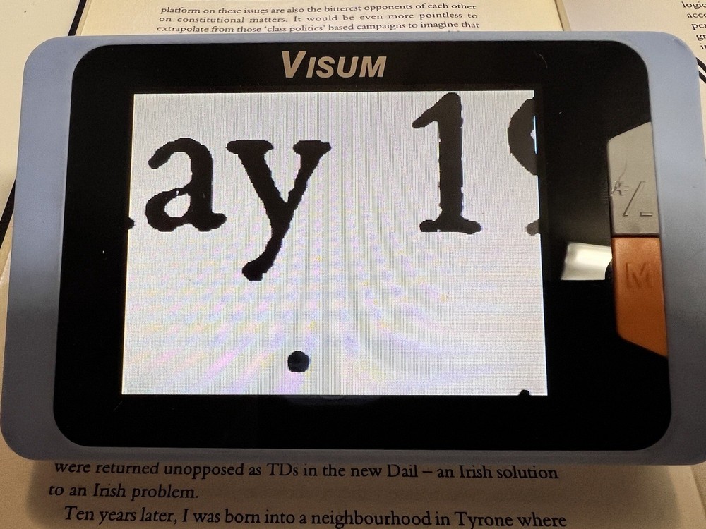 Visum Reader, Electronic Magnifier With Charging Cable