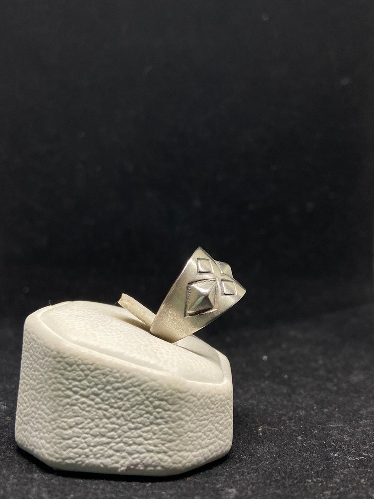 Native Navajo plain Sterling Silver Diamond Shaped band Ring Size 10.5