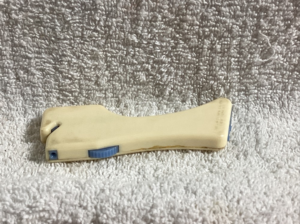 VTG Thread-a Matic "GEM" Model Sewing Automatic Needle Threader