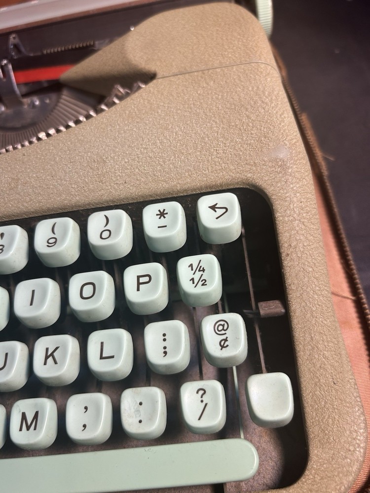 Hermes Rocket typewriter Portable Green