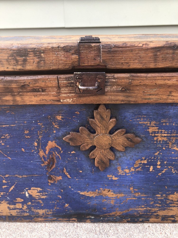 Antique 1860-1890 Rustic/Primitive Norwegian Distressed Pine Trunk