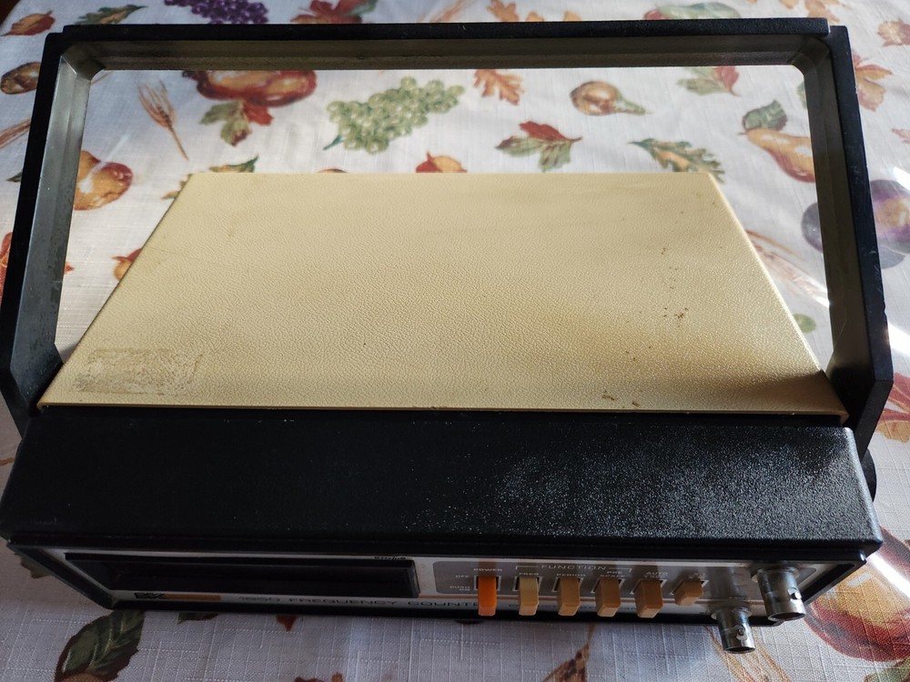 BK Precision 1850 520 MHz Frequency Counter Untested