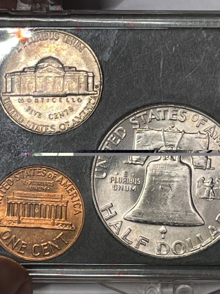 1960 D MINT SET IN CASE
