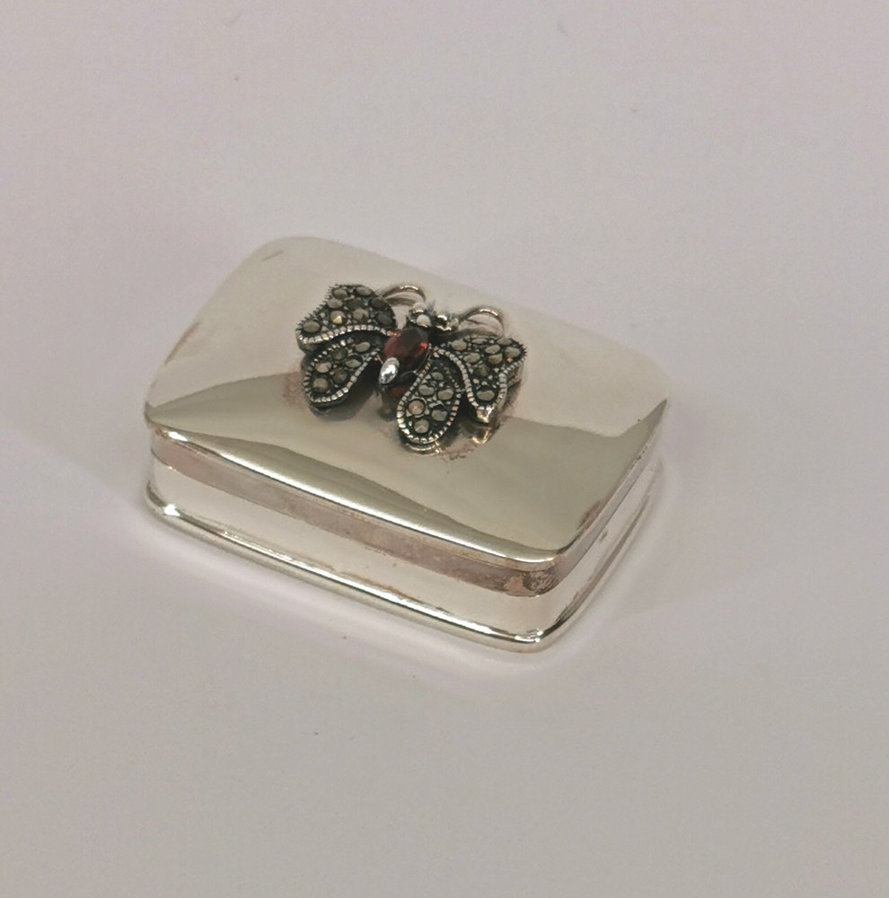 9927770 925 Silver Miniature Pill Box Rectangular Butterfly Garnet Marcasite