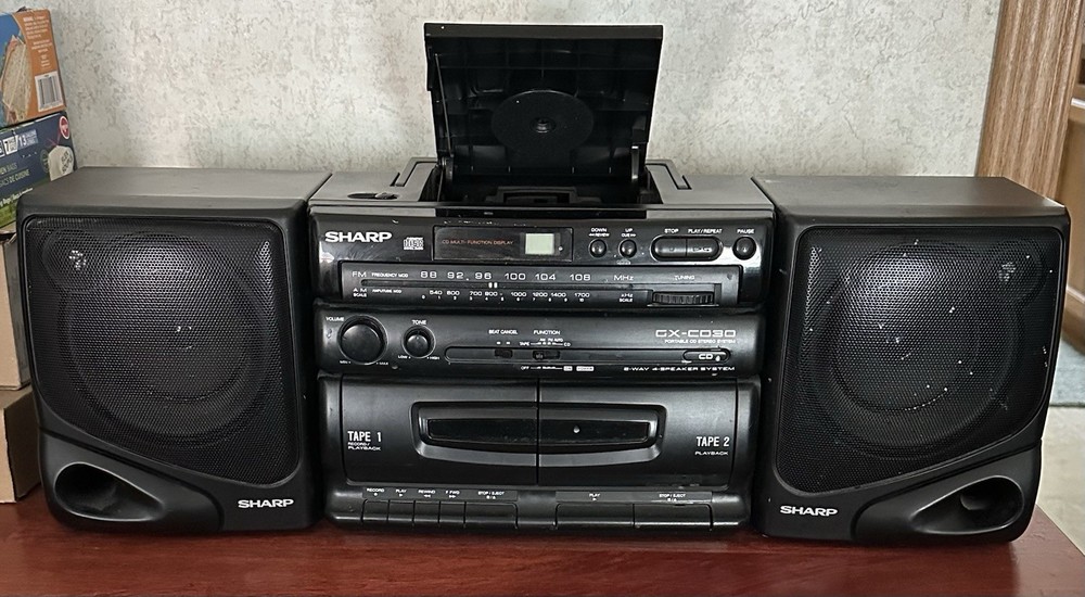 Sharp CX-C030 Portable Cd Stereo System Working ￼￼