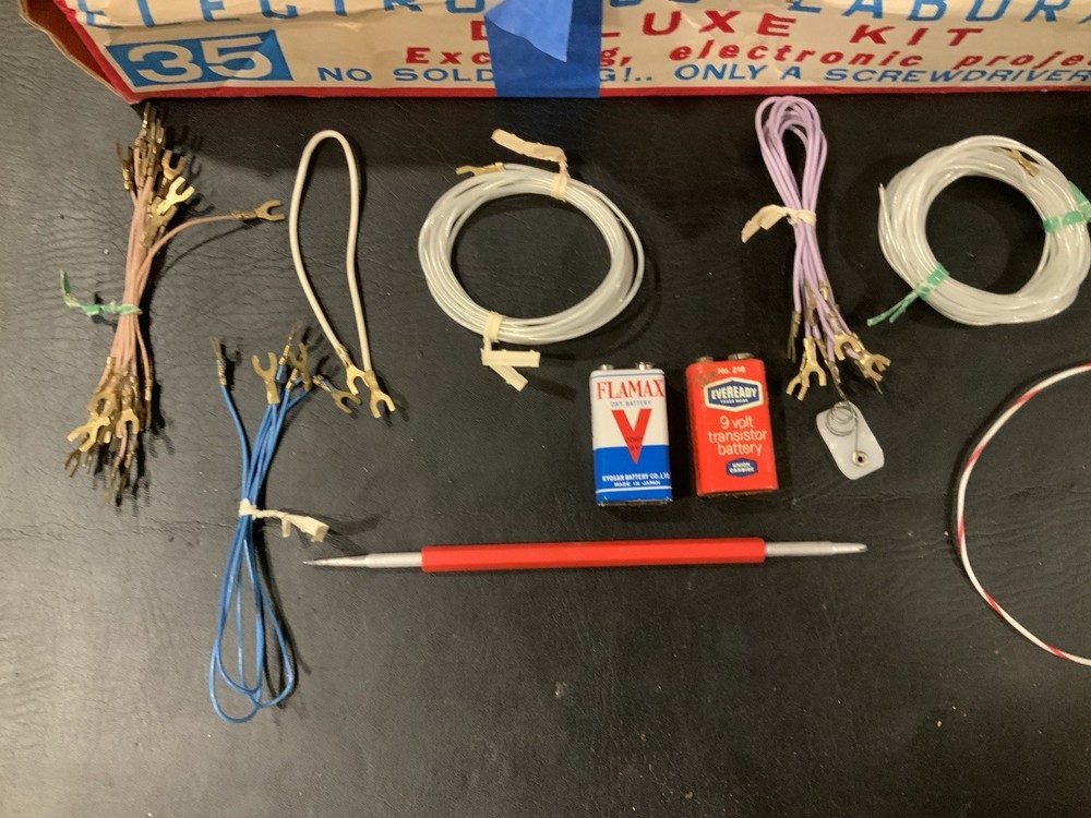 Vintage Superex Electronics Laboratory 35 Exciting Electronic Projects! RARE SEE