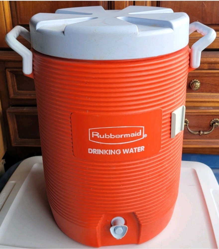 5 Gallon Rubbermaid Drinking Water Dispenser