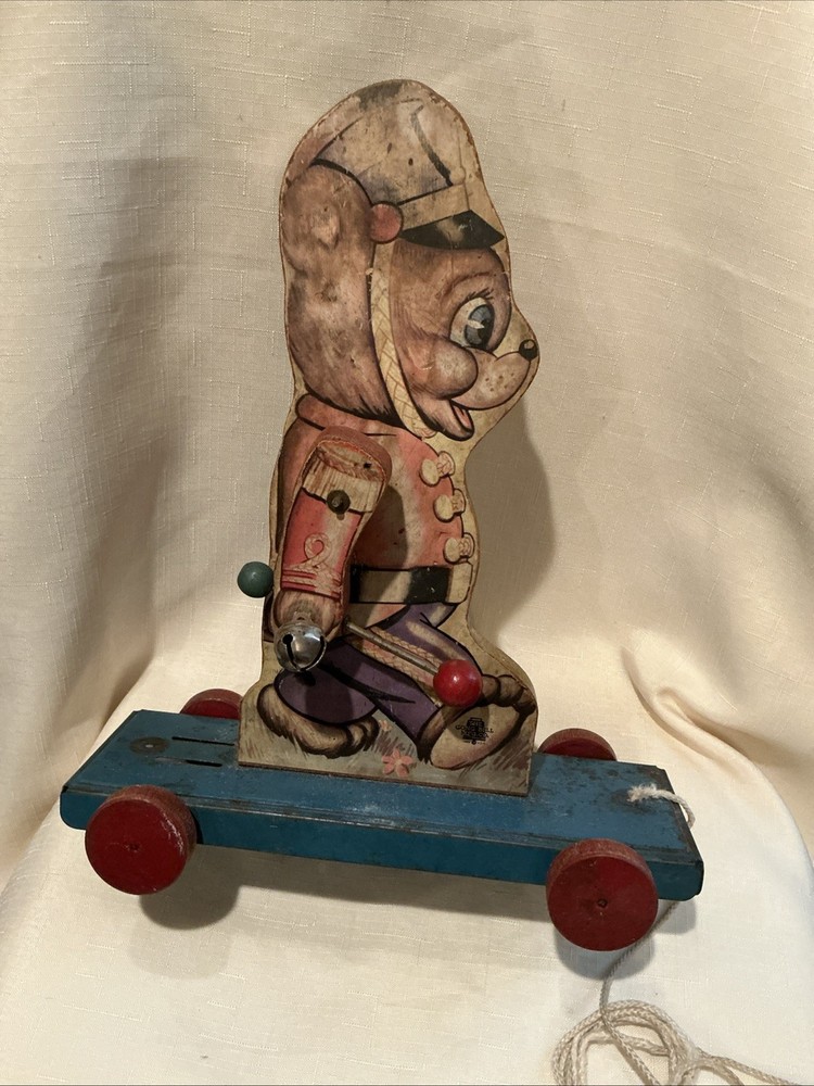 BEAR PULL TOY THE GONG BELL MANUFACTURING CO