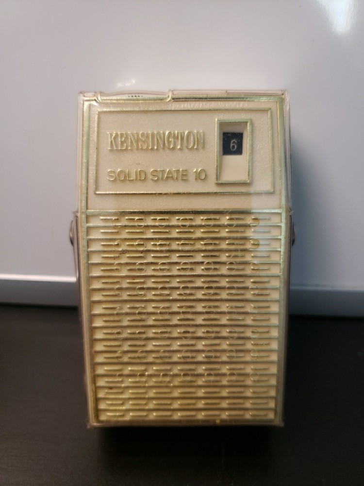 VTG Kensington Solid State 10 transistor radio READ DESCRIPTION