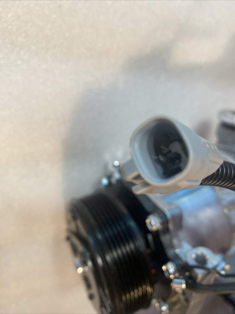 New Auto Compressor CO 7H15 A/C Compressor, 9X5 Inches