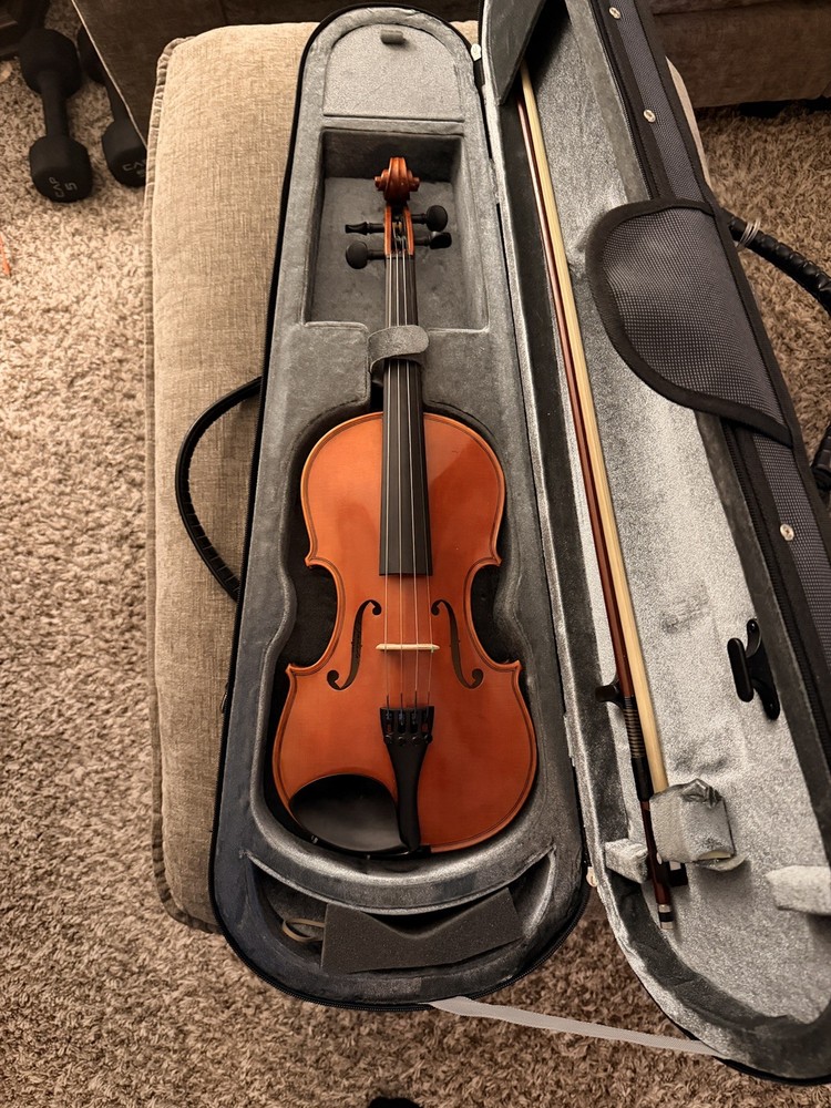 Yamaha Violin Model V-5 3/4 Size  with Case