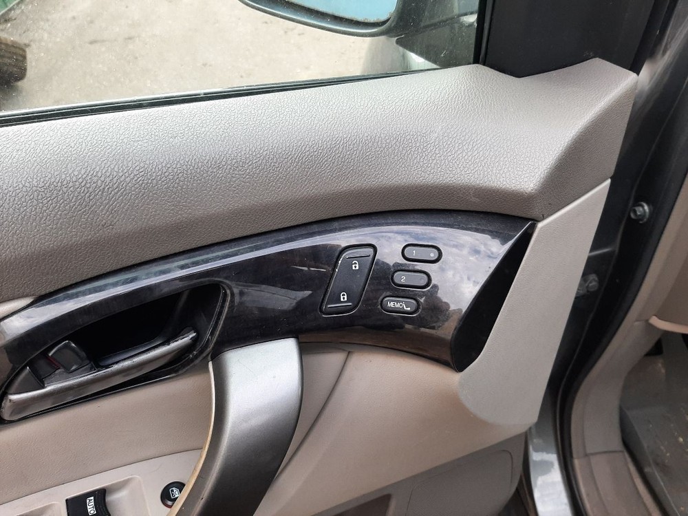 MDX 2007 Headrest 1067350