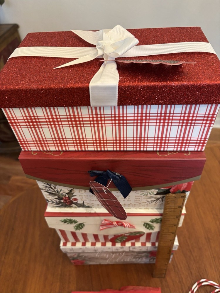 4 CHRISTMAS GIFT BOXES/ 4 GIFT BAGS/ RED TISSUE / BOXES HAVE GIFT TAGS
