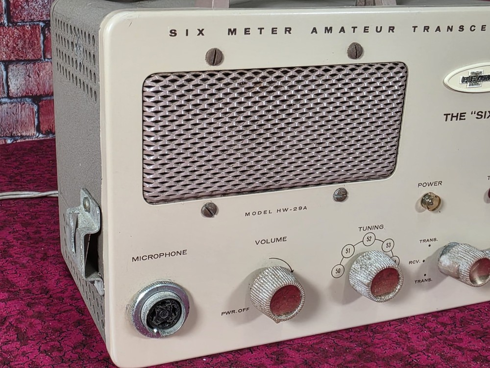 Heathkit HW-29A Sixer Ham Transceiver 6 Meters Very Nice! Powers On