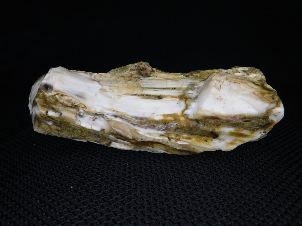 High Quality White Common Opal Limb Cast 2 lbs.