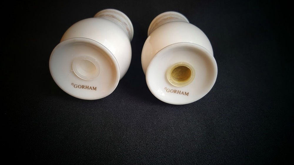SALT & PEPPER SHAKER SET GORHAM CHINA BUTTERCUP PATTERN IVORY, OLDER MULTIFLORAL