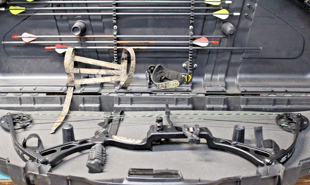 Elite Answer Bow, Right Handed, All Black, Excellent