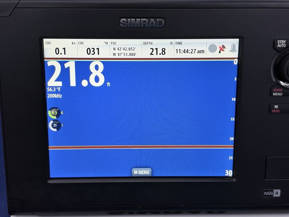 Simrad NSS 8 Sport GPS Chartplotter Sonar Multifunction Display W/ Cover