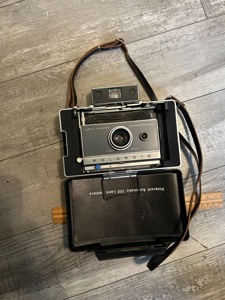 Polaroid Automatic 100 Camera Outfit