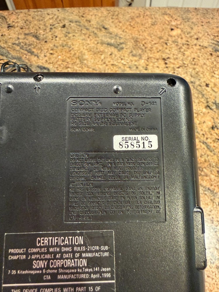 SONY DISCMAN D-141 CD PLAYER BUNDLE - WORKING CONDITION (SEE VIDEO)