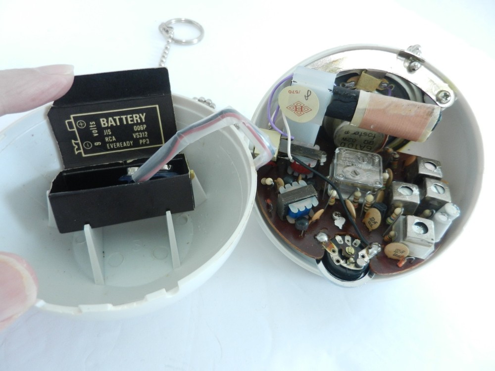 WESTMINSTER SPACE AGE AM BALL TRANSISTOR R ADIO WORKING WITH BOX & PAPERWORK