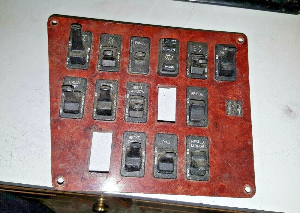 INTERNATIONAL DASHBOARD PANEL 031664 / A-8456P