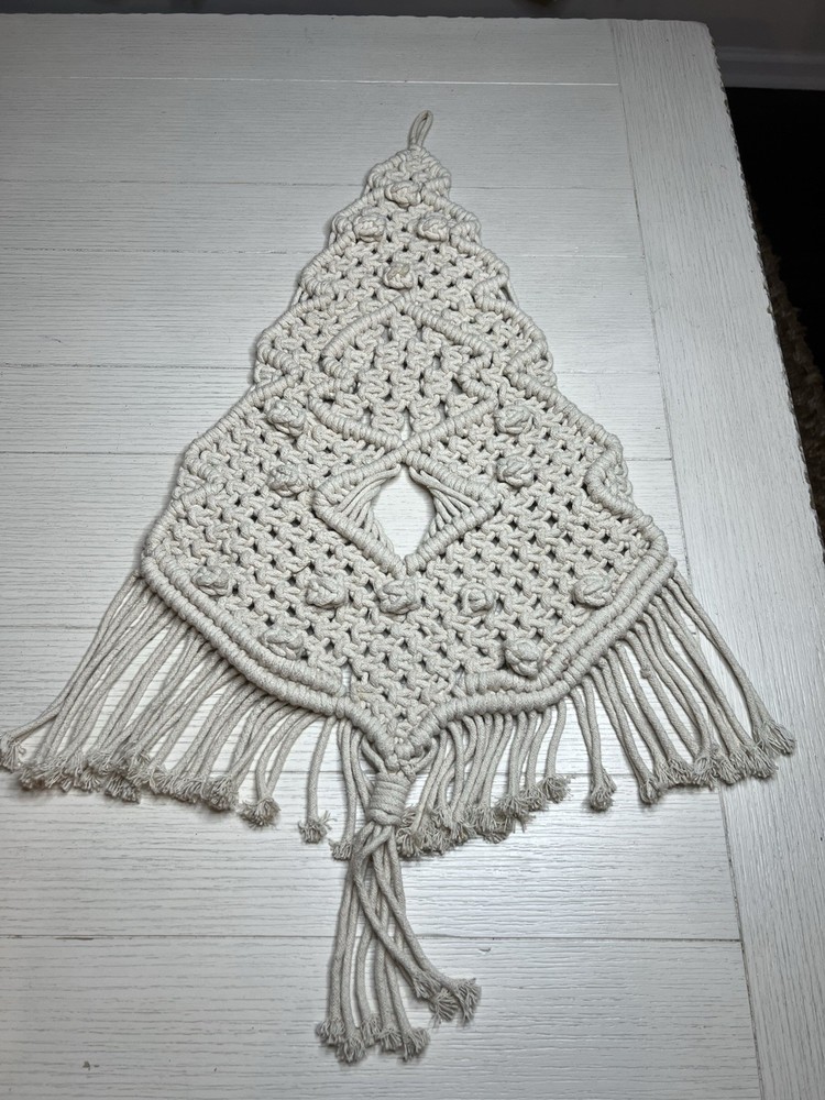 Macrame’ Christmas Tree Wall Hanging Light Beige 23”