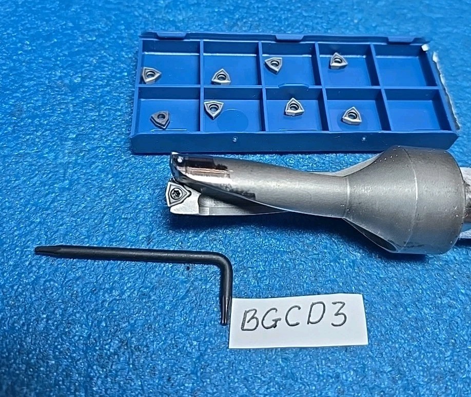 KOMET V5741590 5/8" 3/4 SHK WITH 8 NEW INSERTS/INCLUDE 2 INSERTS ON HOLDER