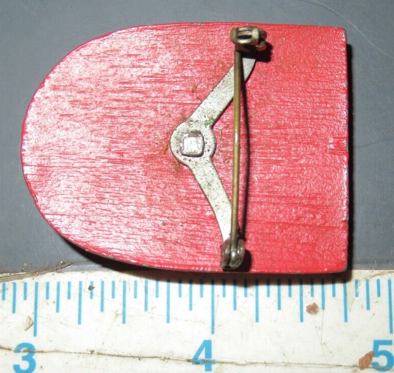 Vintage US Army 7th Special Forces Group Pin Button