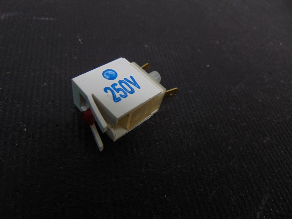 Maytag Range MER5875QAF Indicator Light 74004153