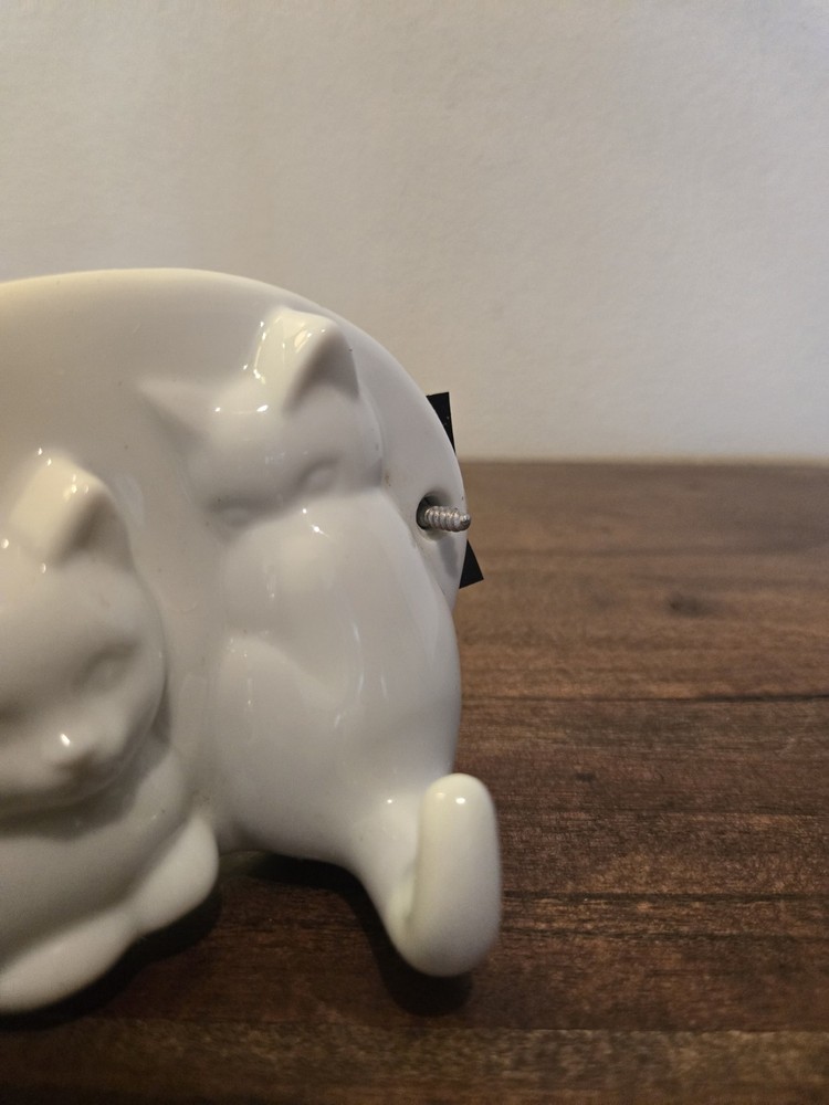 Avon Cat Tail Hooks 5.5x3.5