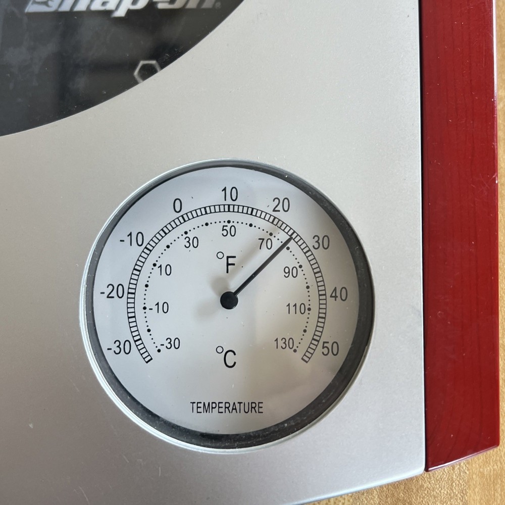 “Snap-on wall clock thermometer hygrometer