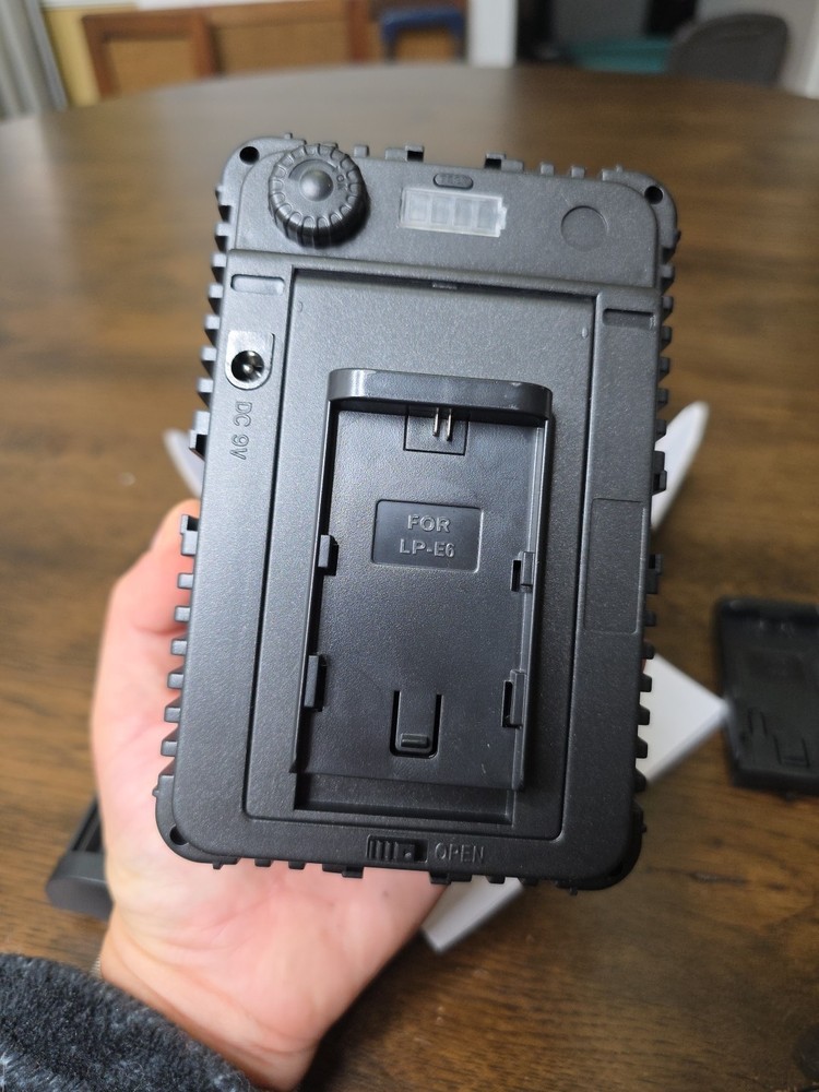 Precision Design Digital Camera Camcorder LED Video Light LE-168A